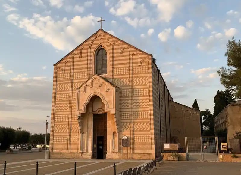 Kirche Santa Maria del Casale — Kirchen