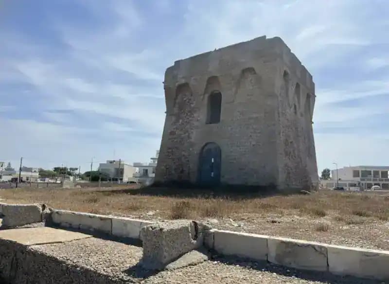 Torre Specchiolla — Torri