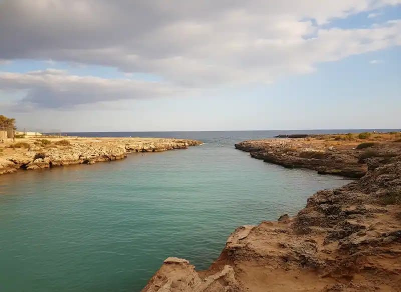 Cala Sottile — Strand (freier Zugang)