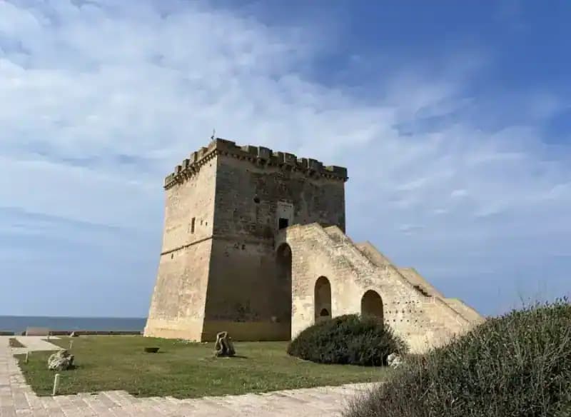Torre di San Tommaso (Torre Lapillo) — Torri