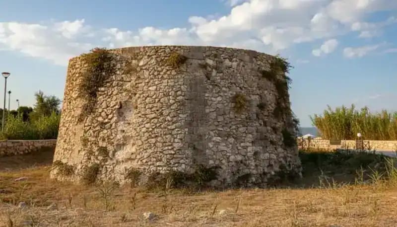 Torre Porto Di Ripa (Tour d'Andrano) — Tours