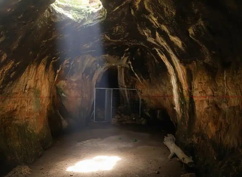 Grotta dell'Angelo — Grotte