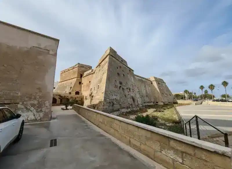 Anjou-Schloss — Schlösser