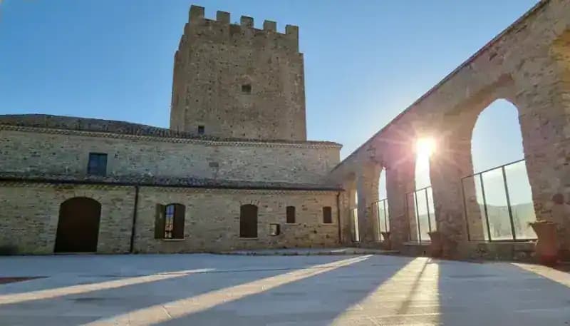 Torre Normanna — Torri