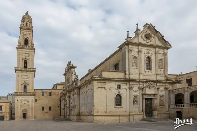 Kathedrale von Mariae Himmelfahrt und des heiligen Orontius — Kirchen