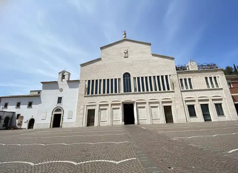 Heiligtum der Heiligen Maria Unserer Lieben Frau der Gnade — Heiligtümer