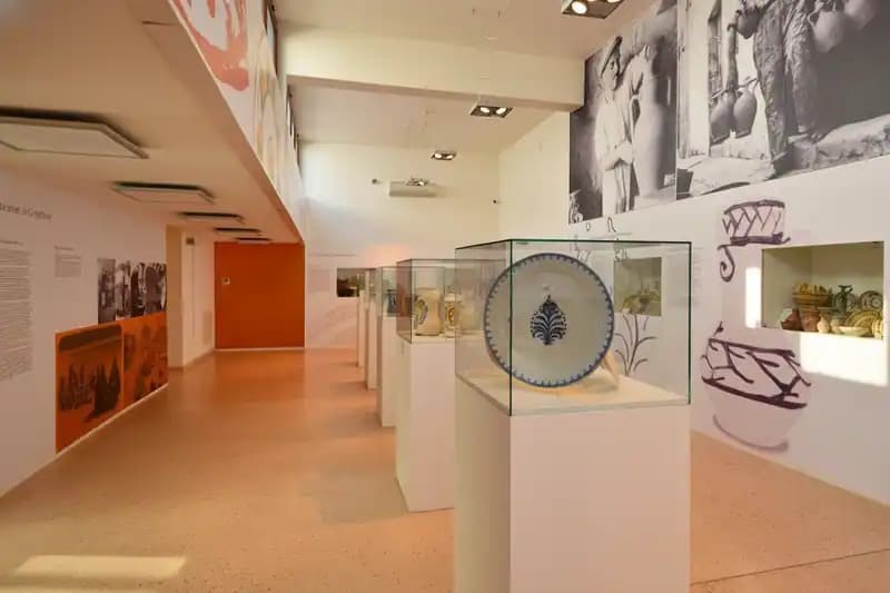 Museo della Ceramica e Biblioteca di Cutrofiano — Musei