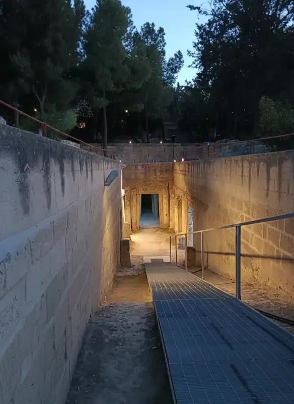 Ipogei Lagrasta — Siti archeologici