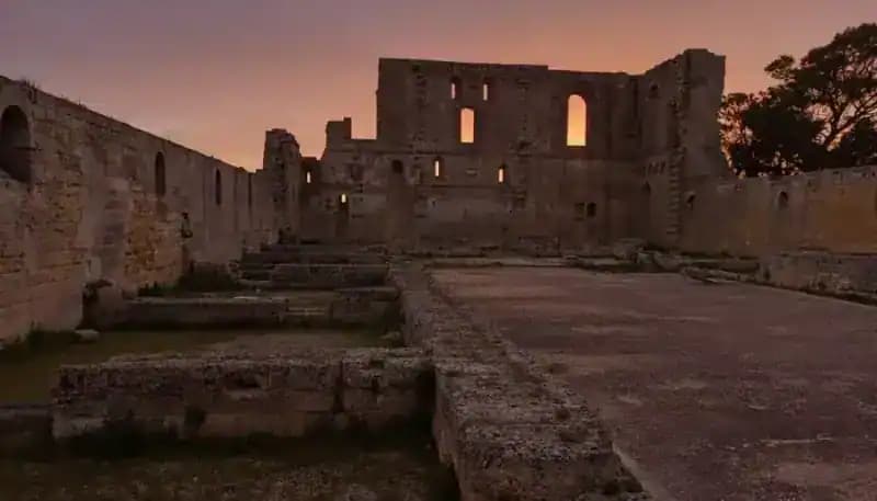 Schloss Svevo, Gravina in Puglia — Schlösser