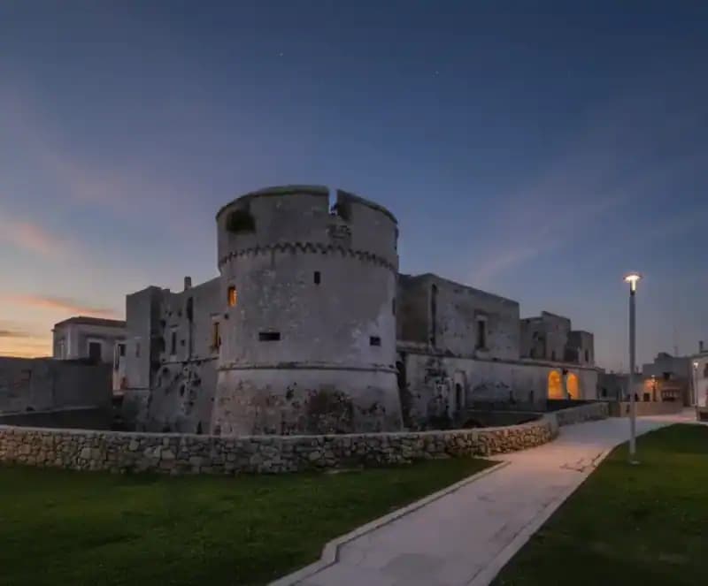 Schloss Spinola-Caracciolo — Schlösser