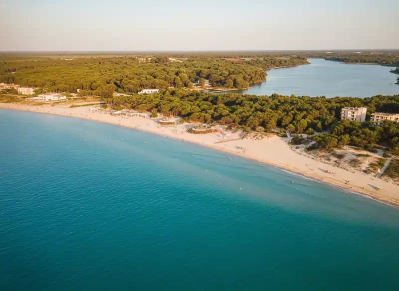 Strand von Alimini — Strand (freier Zugang)