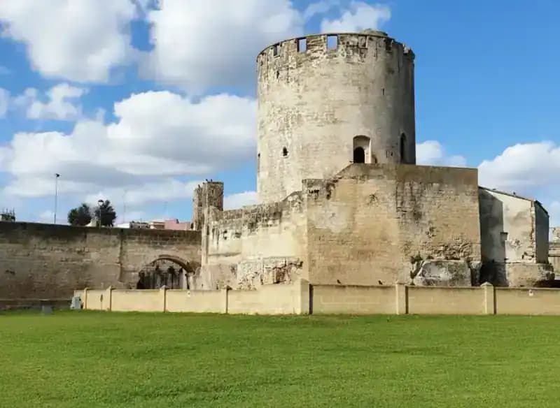 Tour de Belloluogo — Tours