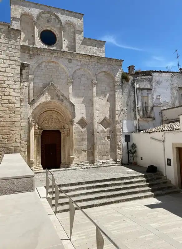 Taufkapelle San Giovanni in Tumba — Monte Sant'Angelo