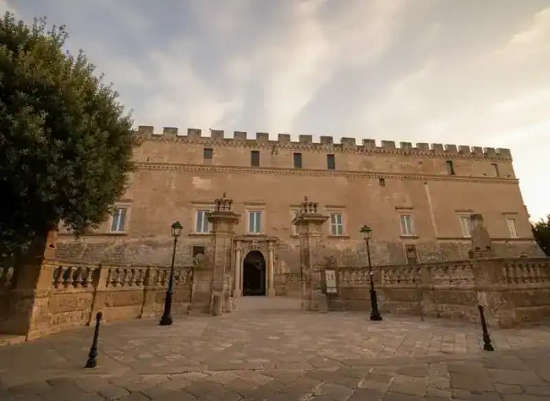 Schloss Francavilla Fontana — Francavilla Fontana