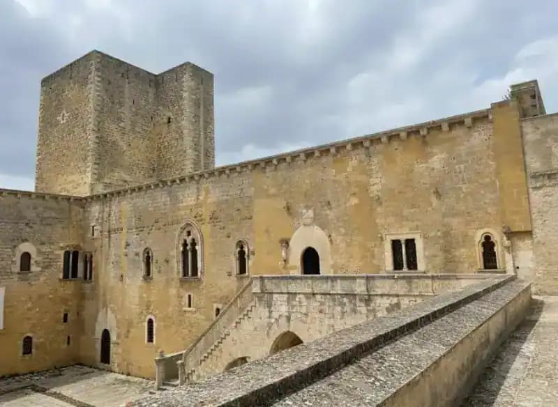 Normannisch-Staufisches Schloss — Gioia del Colle