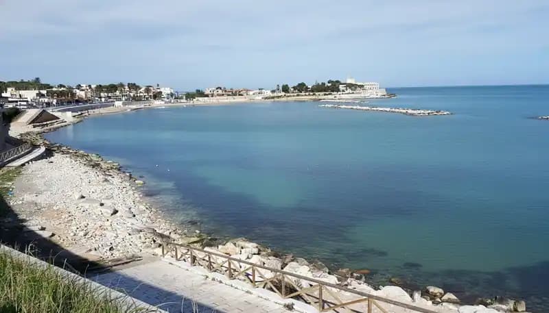 Zweiter Strand — Trani